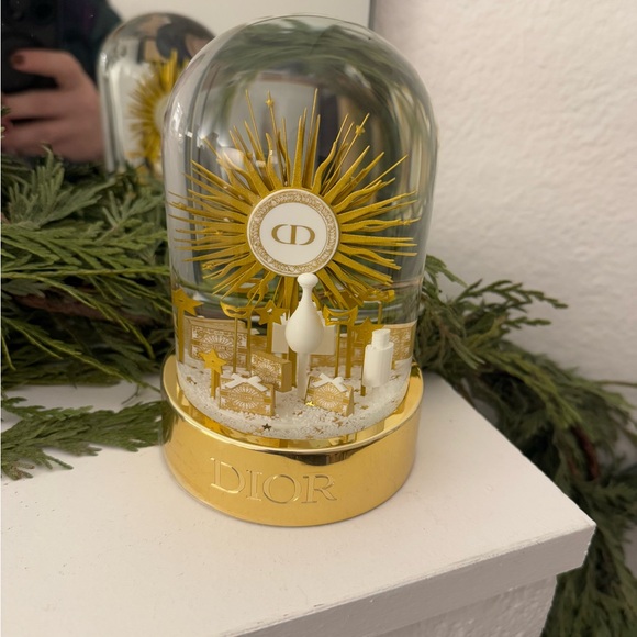 Christian Dior VIP Snow Globe 2024, NWB! - Picture 8 of 12